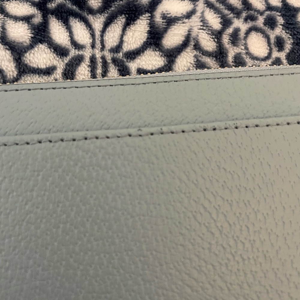 EXCELLENT CONDITION Kate Spade Large Continental Wallet in Light Blue - Picture 4 of 12